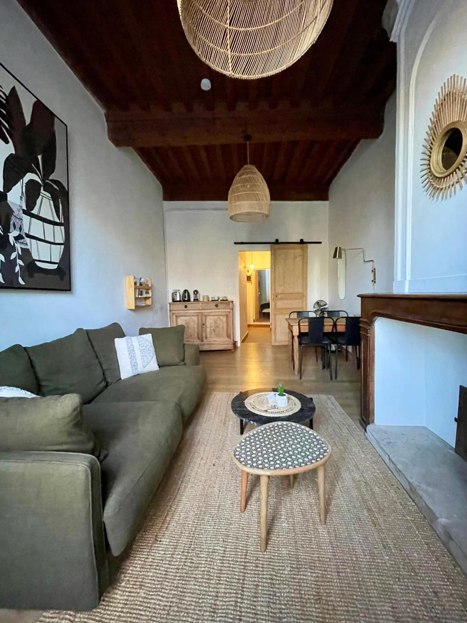 La bohème place aux herbes Uzès Esterno foto