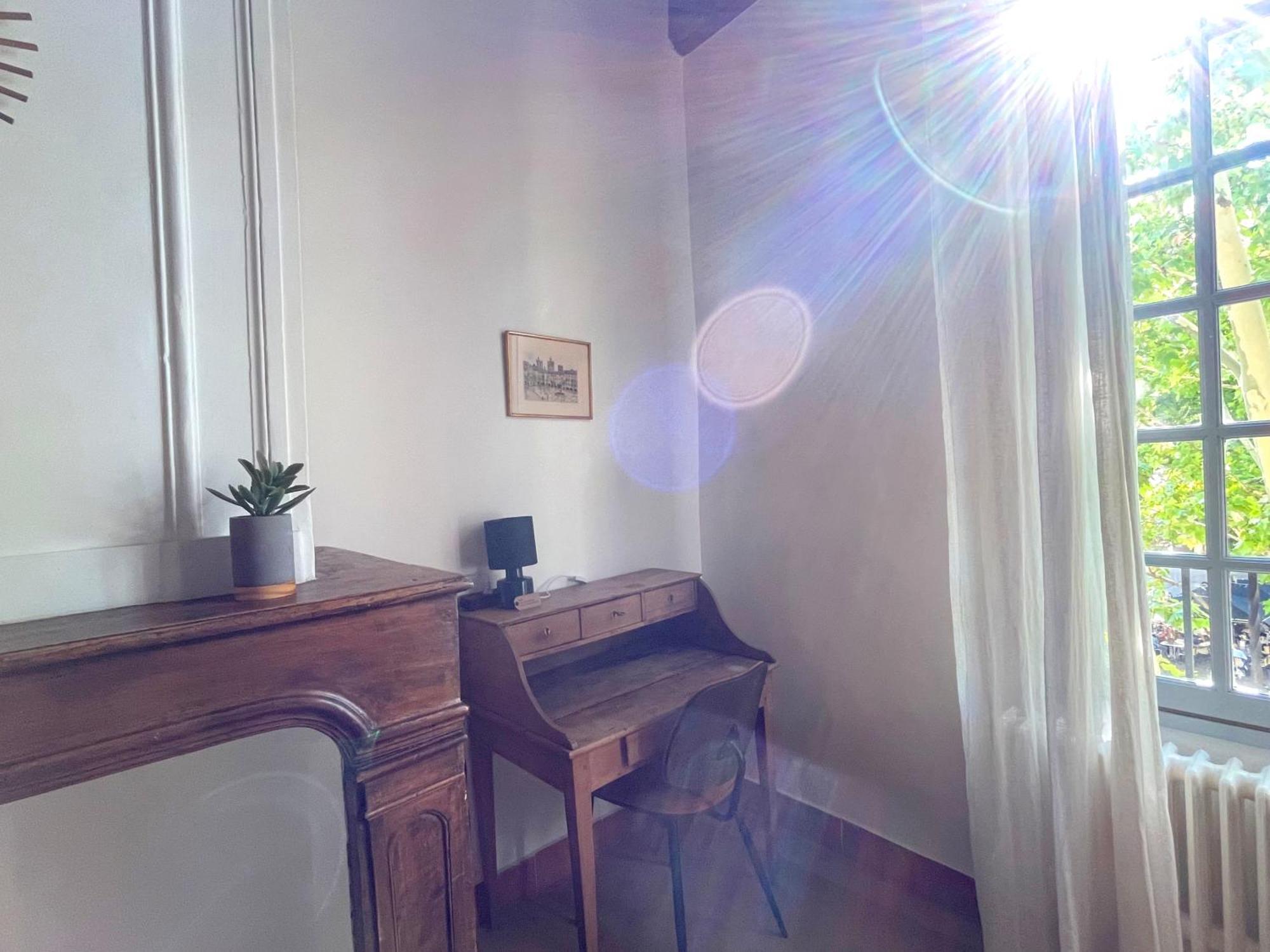 La bohème place aux herbes Uzès Esterno foto