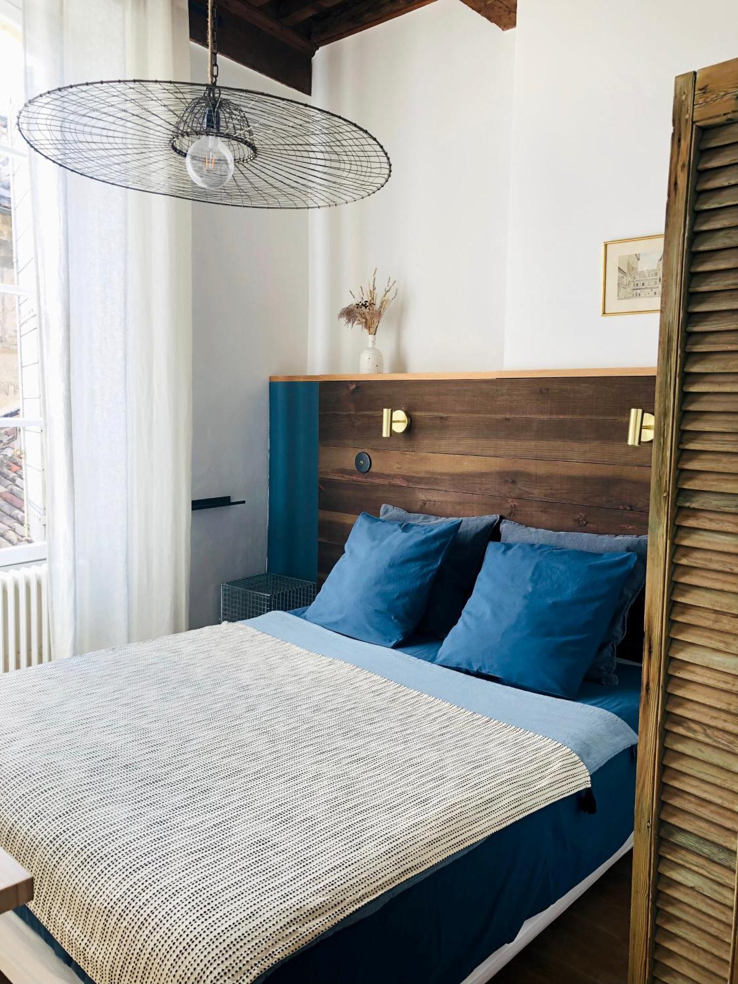 La bohème place aux herbes Uzès Esterno foto